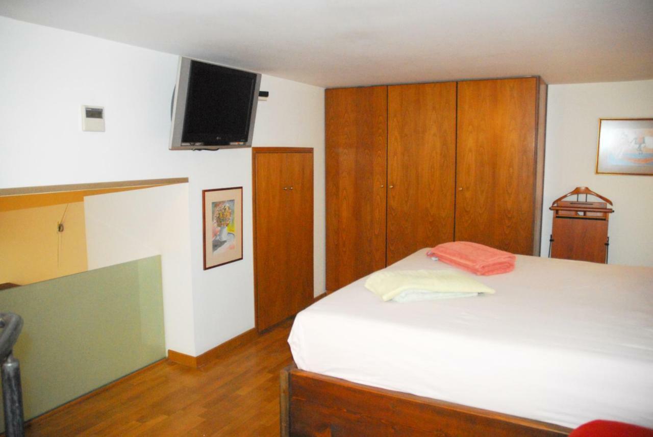 Apartamento Luxurious Loft With Jacuzzi Heraclión Exterior foto